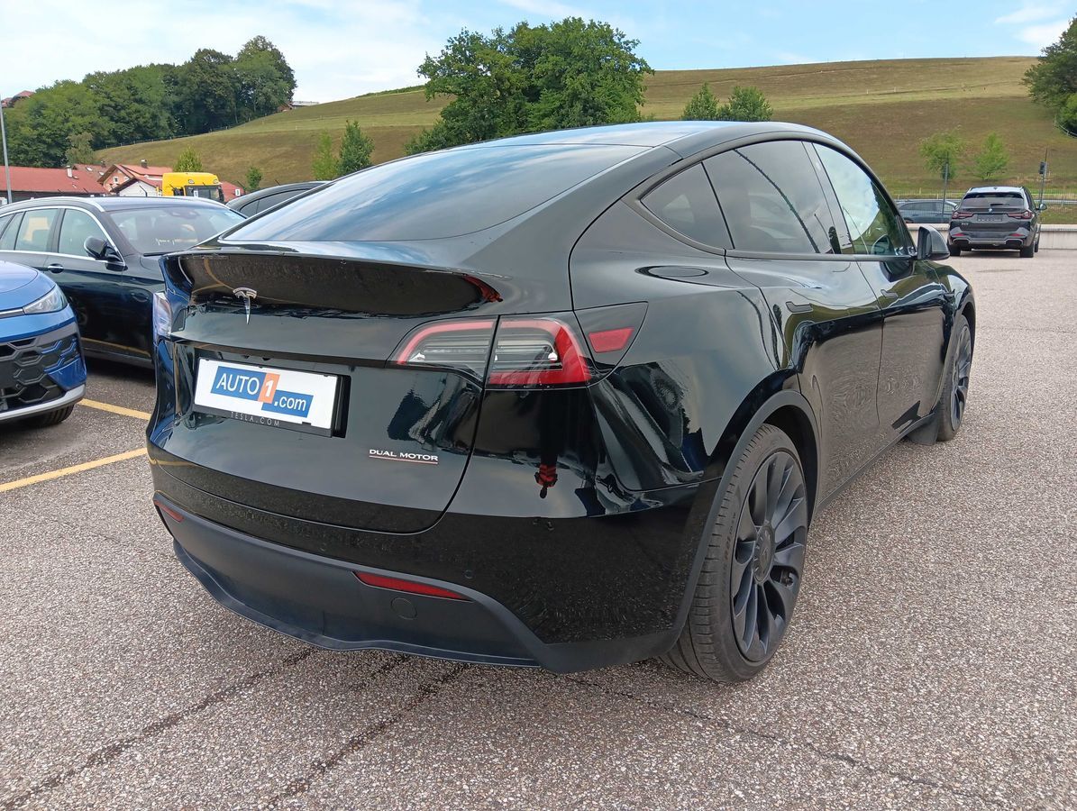Tesla Model Y 2022